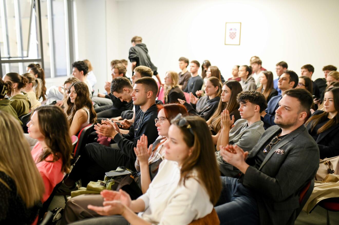 Money Tik Talk 1_RG (35).jpg